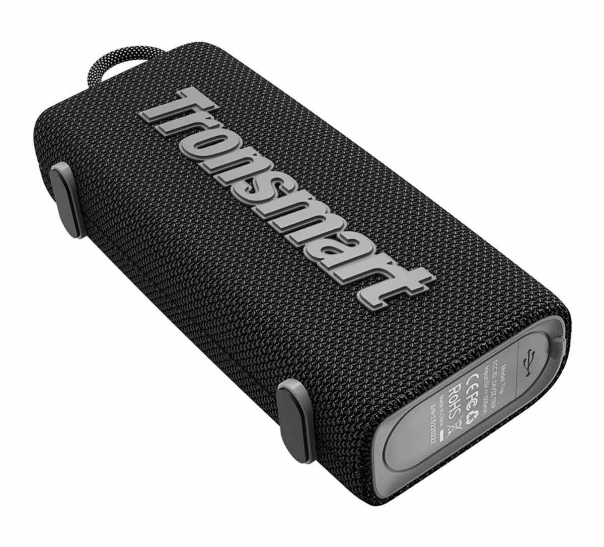 Отзывы на музыкальную колонку Tronsmart довольно разные, но колонка попала в рейтинг лучших из-за соотношения цены и качества