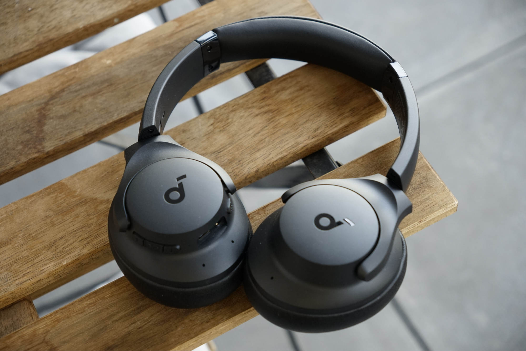 накладные наушники Soundcore Q20i