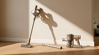 CGCleaner Home 2 в сборе у стены и отдельно ручной блок со снятой трубой на полу