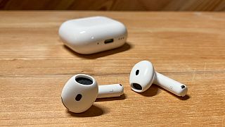 Apple AirPods 4 (2026) — новинка с новым дизайном