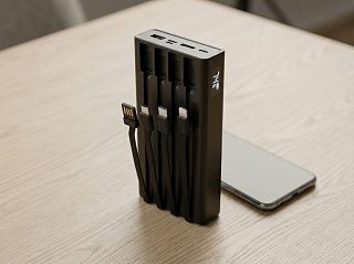 Повербанк CGPower Plus с вытянутыми встроенными кабелями USB, Type-C и Lightning