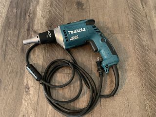 Шуруповёрт Makita FS4000